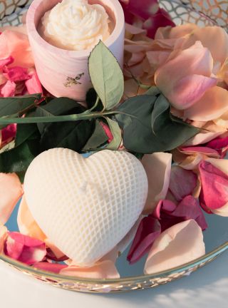 #sójovásvíčka #penique #peonique #valentine #valentineday Valentýn je o maličkostech, které rozehřejí srdce. Láska je...